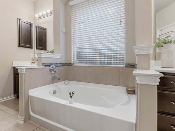 1366 Red Stag PL, Round Rock TX 78665