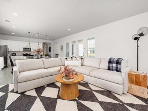 7912 Catbird LN, Austin TX 78744