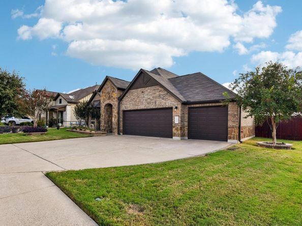 1817 Morts PL, Manchaca TX 78652