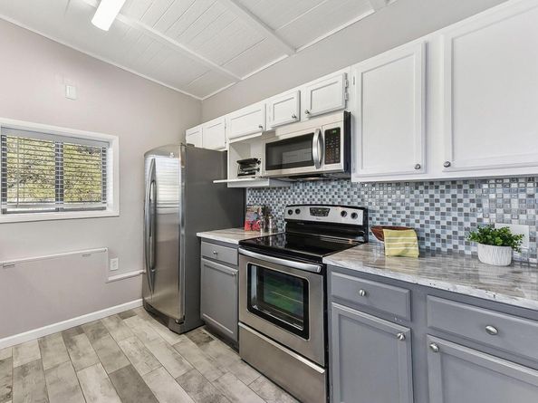 7067 Comanche TRL, Austin TX 78732