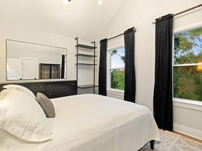 3018 Sunridge DR 8, Austin TX 78741