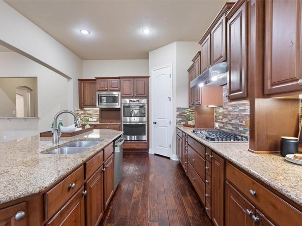 1913 Harvest Dance DR, Leander TX 78641