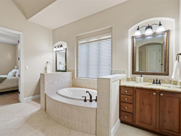 1913 Harvest Dance DR, Leander TX 78641