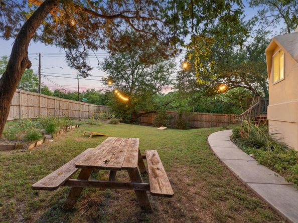 2602 Douglas ST, Austin TX 78741