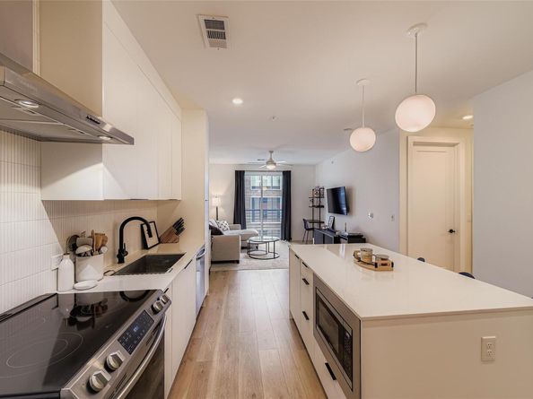 1701 Simond Ave 513, Austin TX 78723