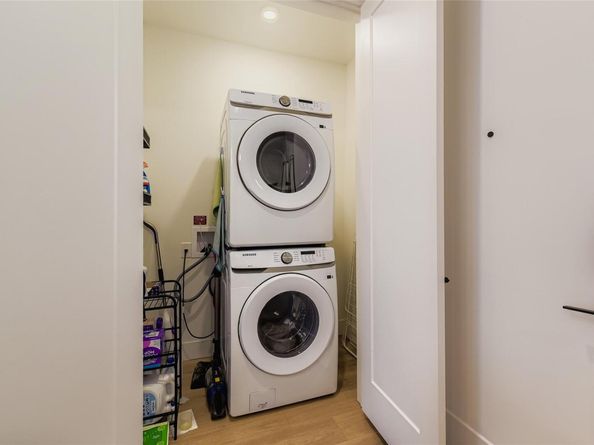 1701 Simond Ave 513, Austin TX 78723