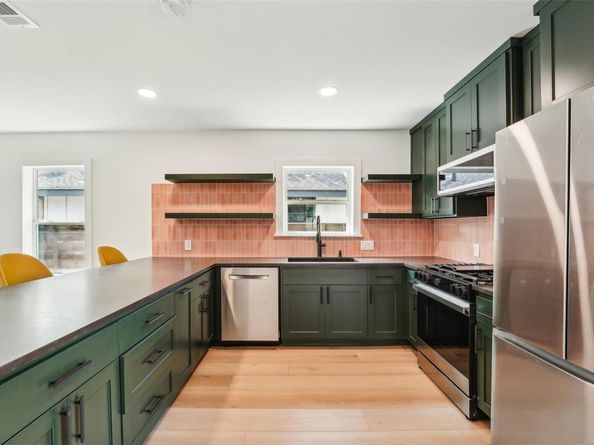 2312 Canterbury ST A & B, Austin TX 78702