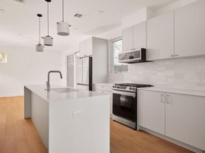 3209 Dolphin Dr 2, Austin TX 78704