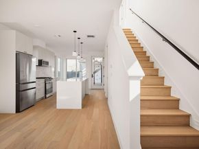 3209 Dolphin Dr 2, Austin TX 78704