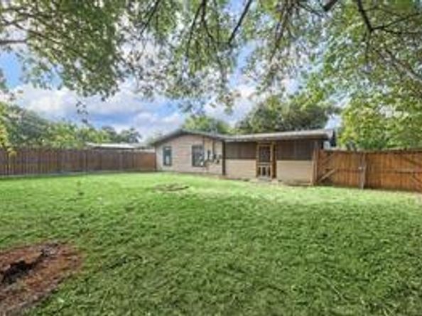 300 Tilbury LN, Austin TX 78745