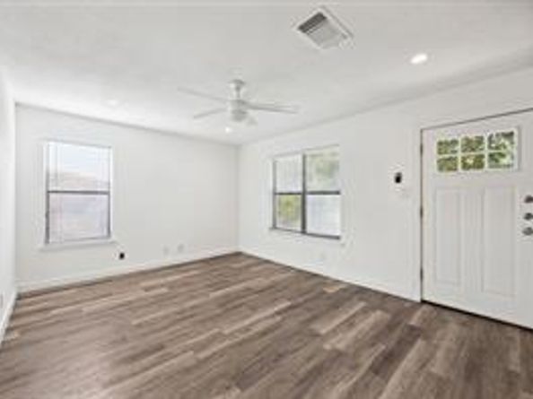 300 Tilbury LN, Austin TX 78745