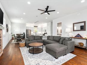 712 Newport DR, Spicewood TX 78669