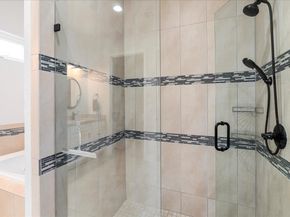 712 Newport DR, Spicewood TX 78669
