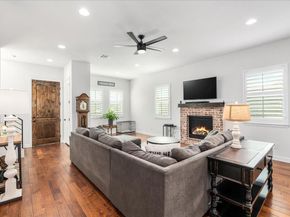 712 Newport DR, Spicewood TX 78669