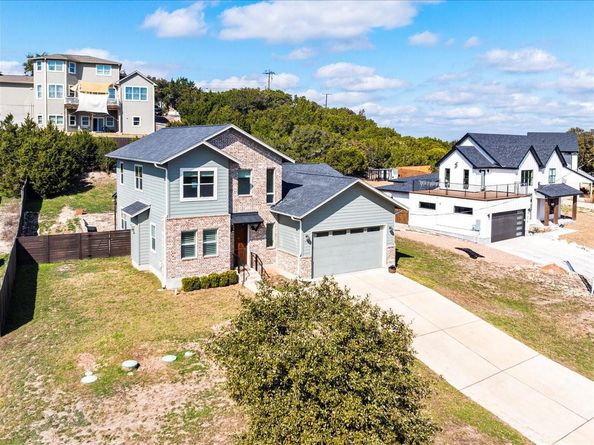 712 Newport DR, Spicewood TX 78669
