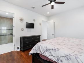712 Newport DR, Spicewood TX 78669