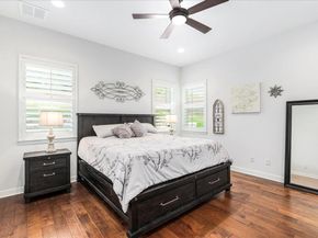 712 Newport DR, Spicewood TX 78669