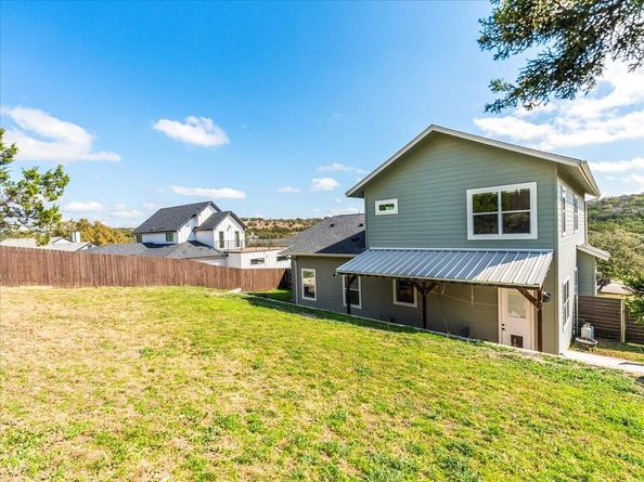 712 Newport DR, Spicewood TX 78669