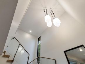 4906 Balcones DR, Austin TX 78731