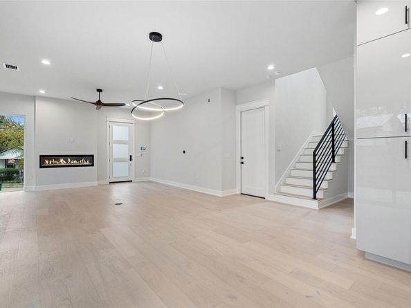 1135 Salina ST, Austin TX 78702