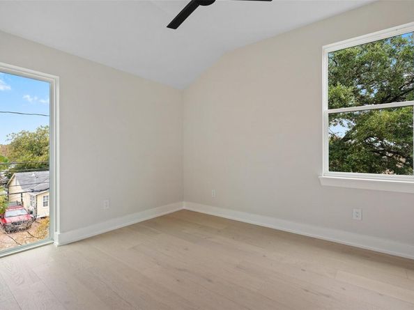 1135 Salina ST, Austin TX 78702