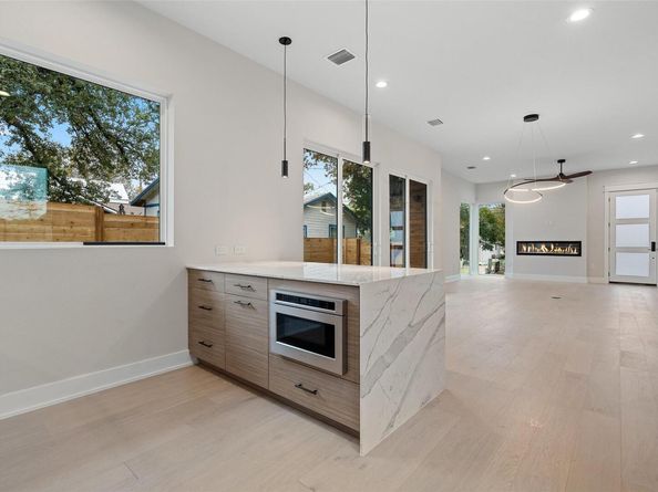 1135 Salina ST, Austin TX 78702