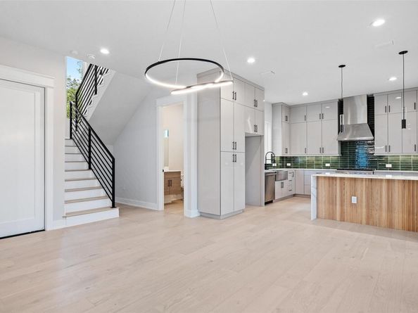 1135 Salina ST, Austin TX 78702