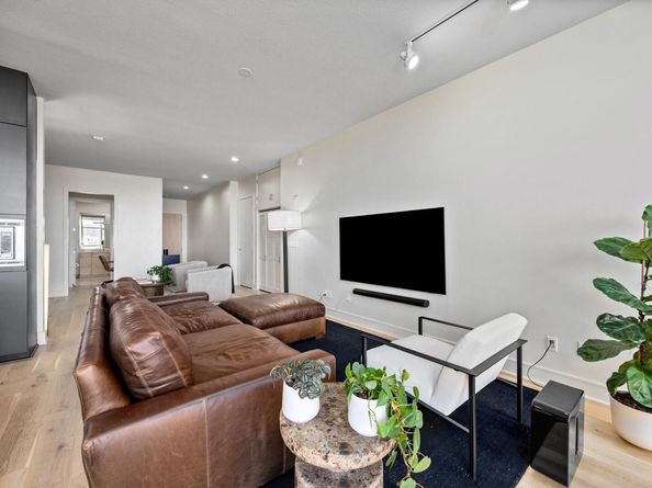555 E 5th ST 521, Austin TX 78701