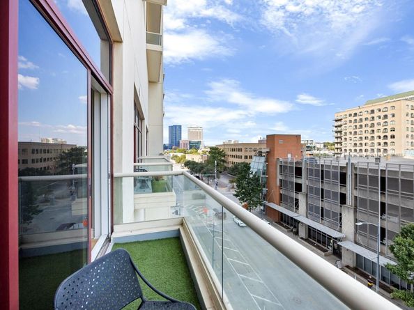 555 E 5th ST 521, Austin TX 78701