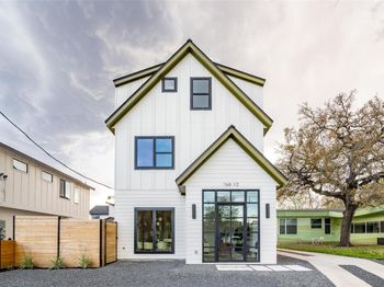 1168 1/2 Ridgeway DR