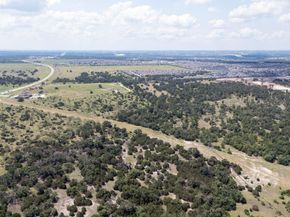 136 Ensberg LN, Liberty Hill TX 78642