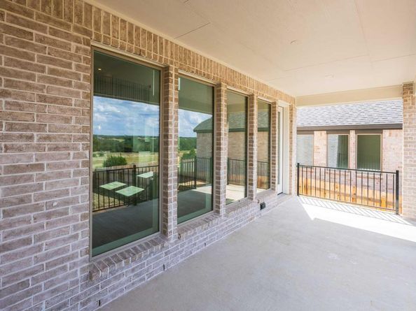 136 Ensberg LN, Liberty Hill TX 78642