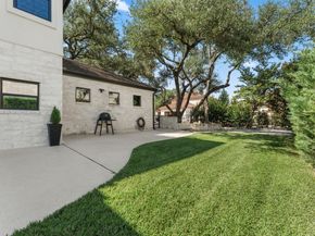 8 Hightrail WAY, The Hills TX 78738