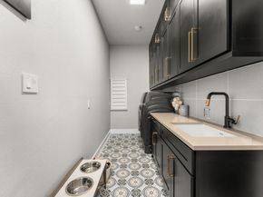 8 Hightrail WAY, The Hills TX 78738