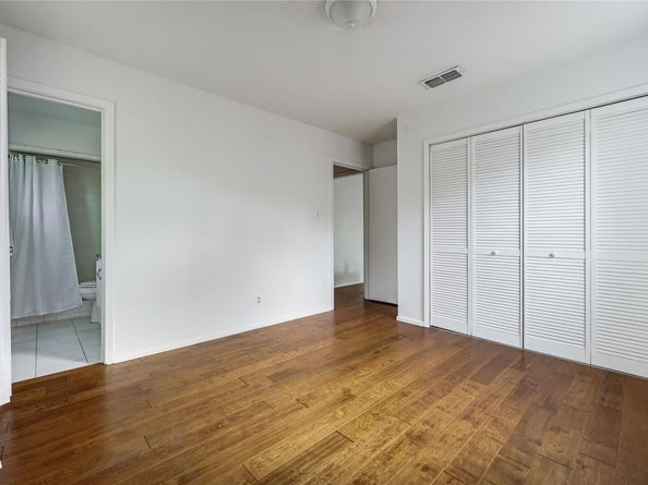 8221 Renton DR, Austin TX 78757