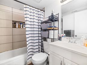 1840 Burton DR 110, Austin TX 78741