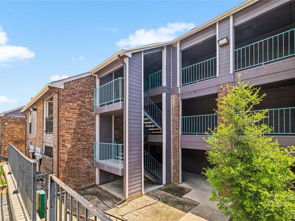1840 Burton DR 110, Austin TX 78741