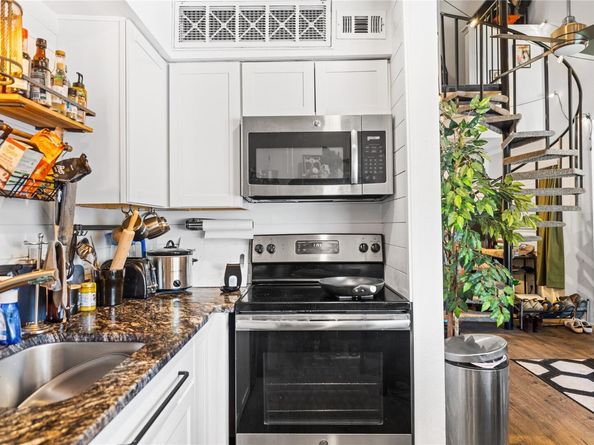 1840 Burton DR 110, Austin TX 78741