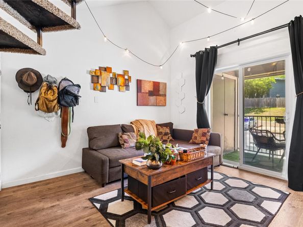1840 Burton DR 110, Austin TX 78741