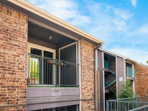 1840 Burton DR 110, Austin TX 78741