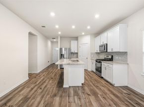 520 Loriner WAY, Liberty Hill TX 78642