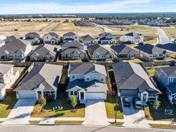 520 Loriner WAY, Liberty Hill TX 78642