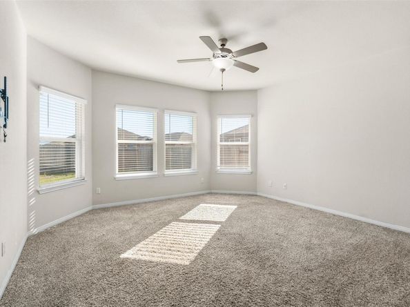 520 Loriner WAY, Liberty Hill TX 78642