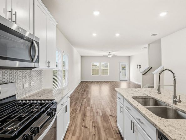 520 Loriner WAY, Liberty Hill TX 78642