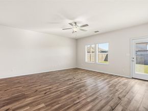 520 Loriner WAY, Liberty Hill TX 78642