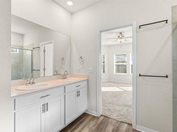 520 Loriner WAY, Liberty Hill TX 78642