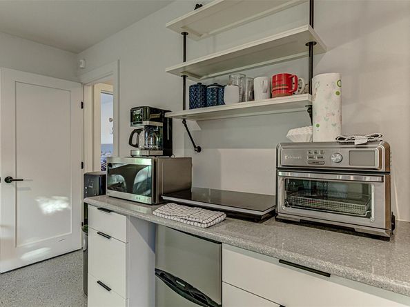 1293 Lake Shore DR, Spicewood TX 78669