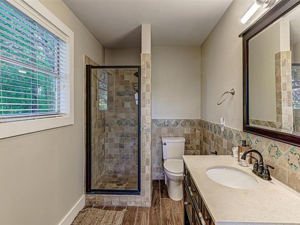 1293 Lake Shore DR, Spicewood TX 78669