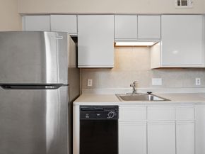 1840 Burton DR 155, Austin TX 78741
