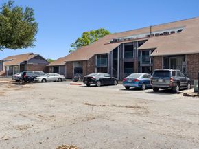 1840 Burton DR 155, Austin TX 78741